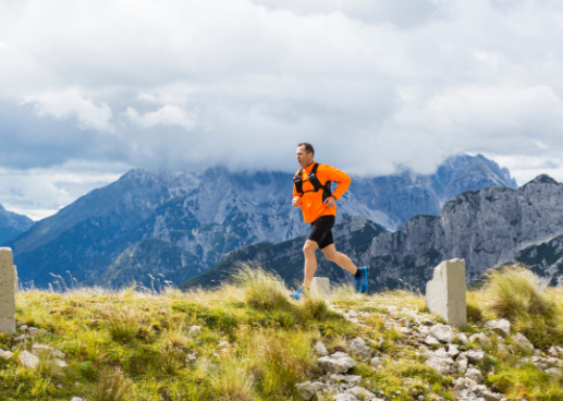 Using ICOM SAT100 radios to ease communication and improve safety for long-distance mountain running event