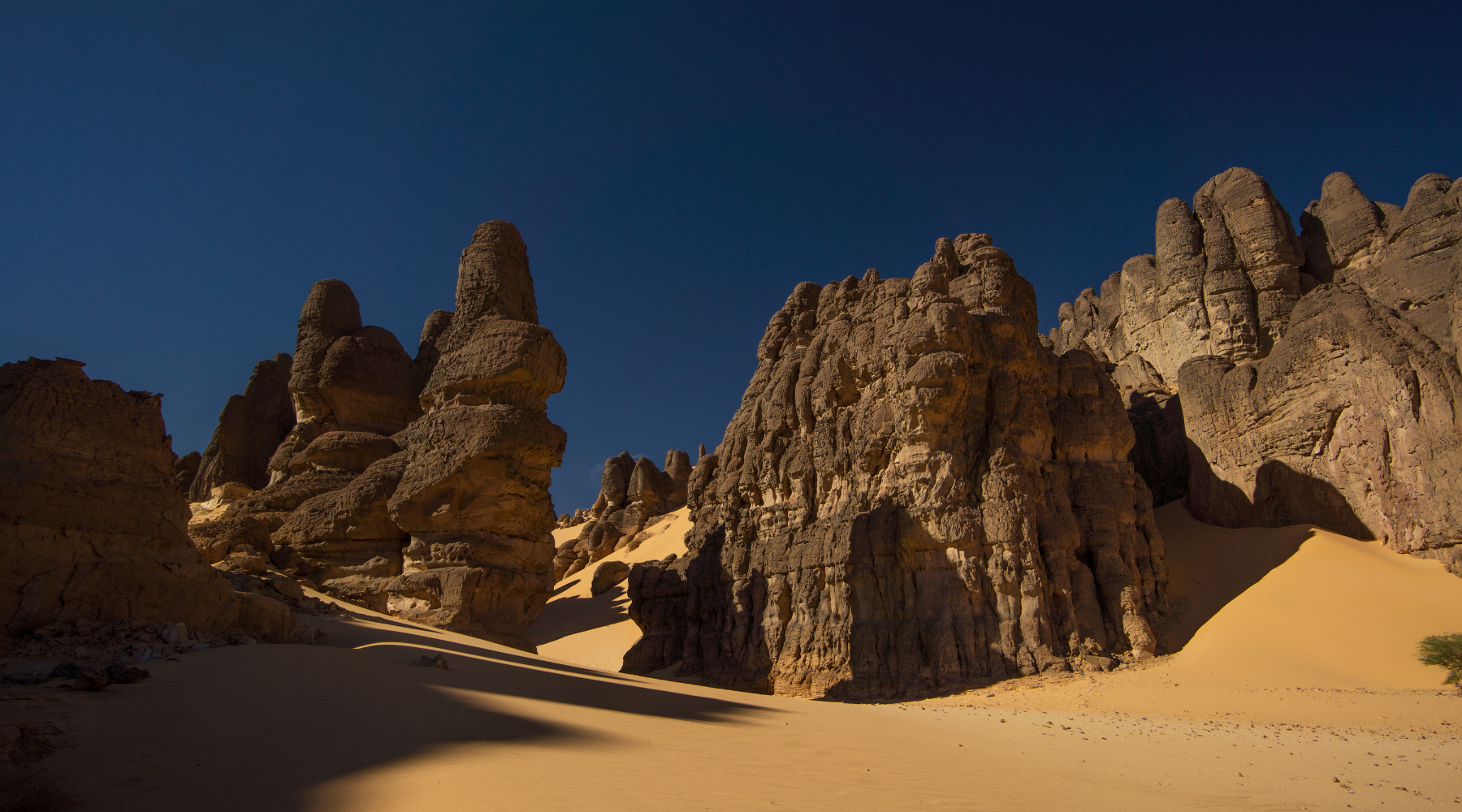 How Iridium Sat Phone Prepaid SIMs Enhance Communication