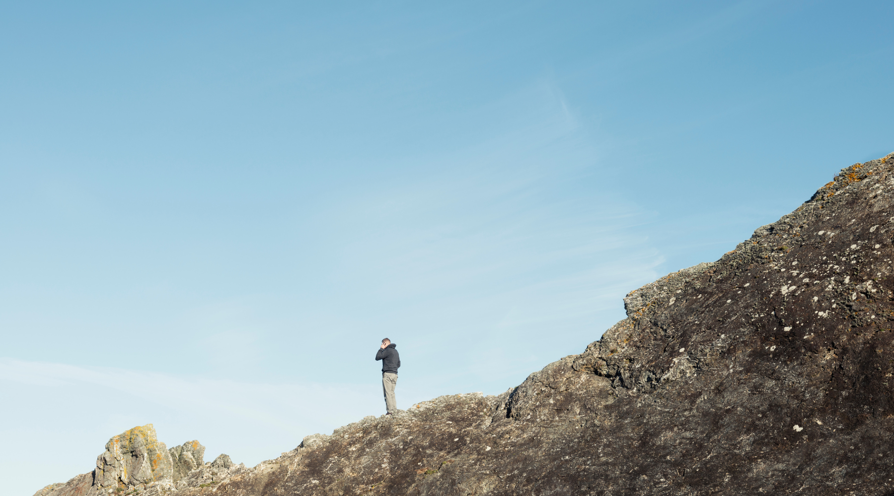 Always in Touch: How Iridium Sat Phone Prepaid SIMs Keep You Connected